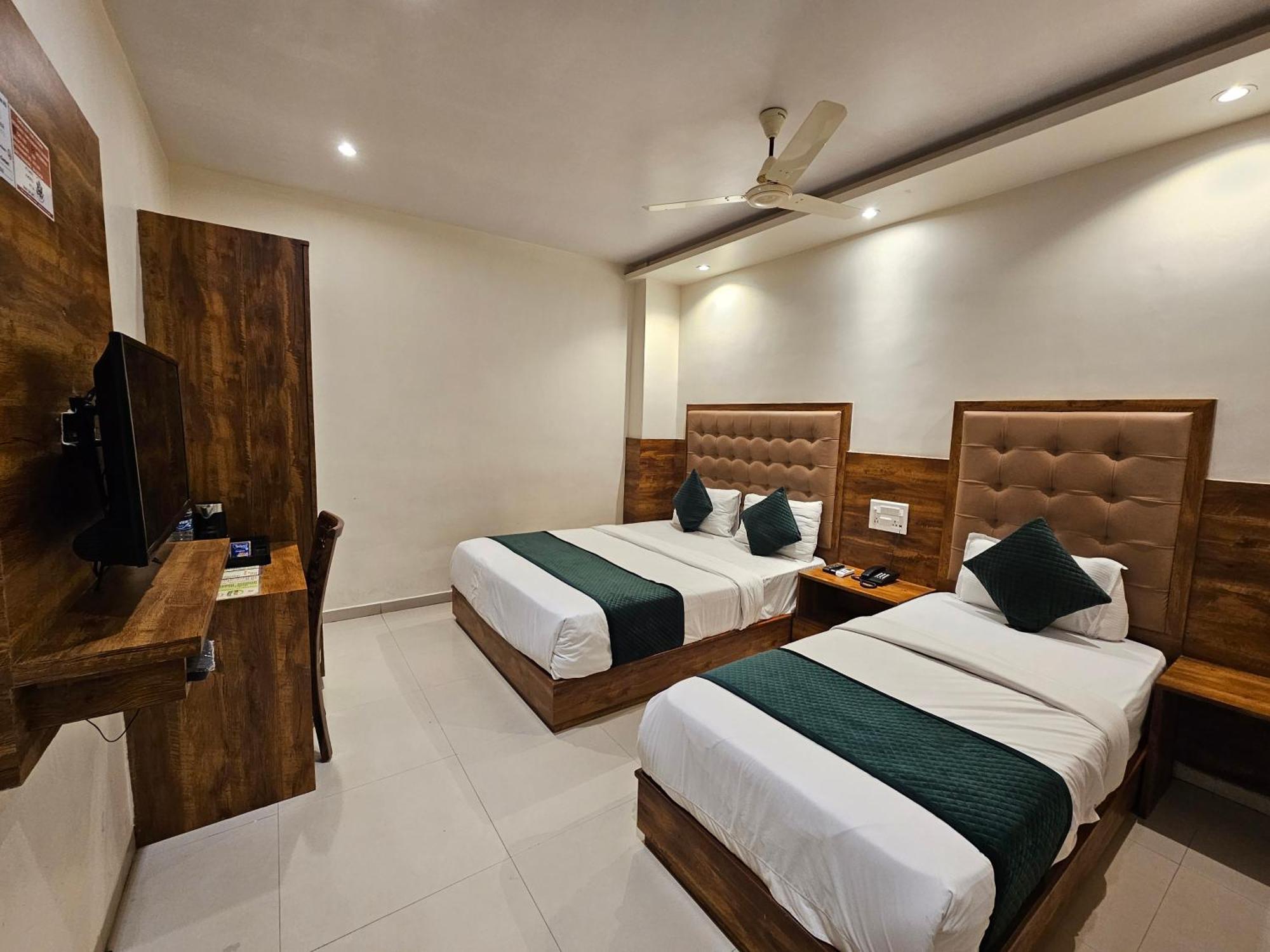 Hotel Bkc Garden - Near Us Embassy Bkc Bombaj Exteriér fotografie